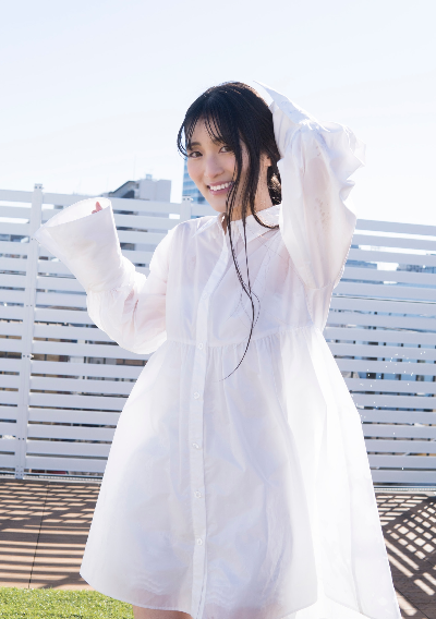 【生写真ランダム封入】古賀葵フォトブック「ねぇ、ドウキしちゃう?」